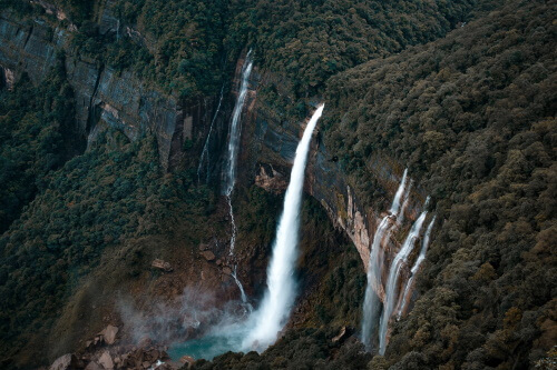 Nohkalikai Falls